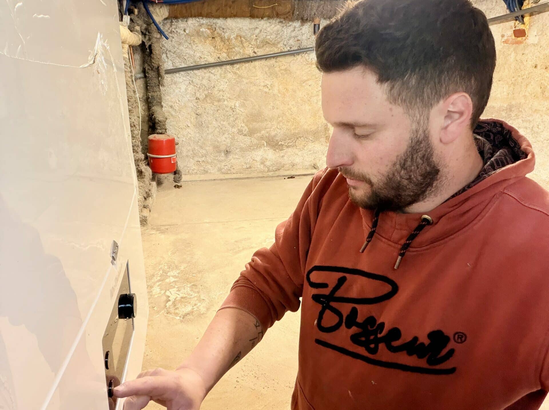 Installation d’un cumulus chauffe-eau électrique par J2R Énergie à Carmaux